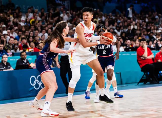 九游体育-中国女篮为何状态低迷？听听女篮姑娘们怎么说